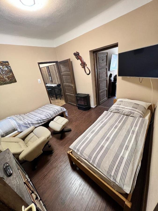 Feher Galamb Apartman Gyál Exteriör bild