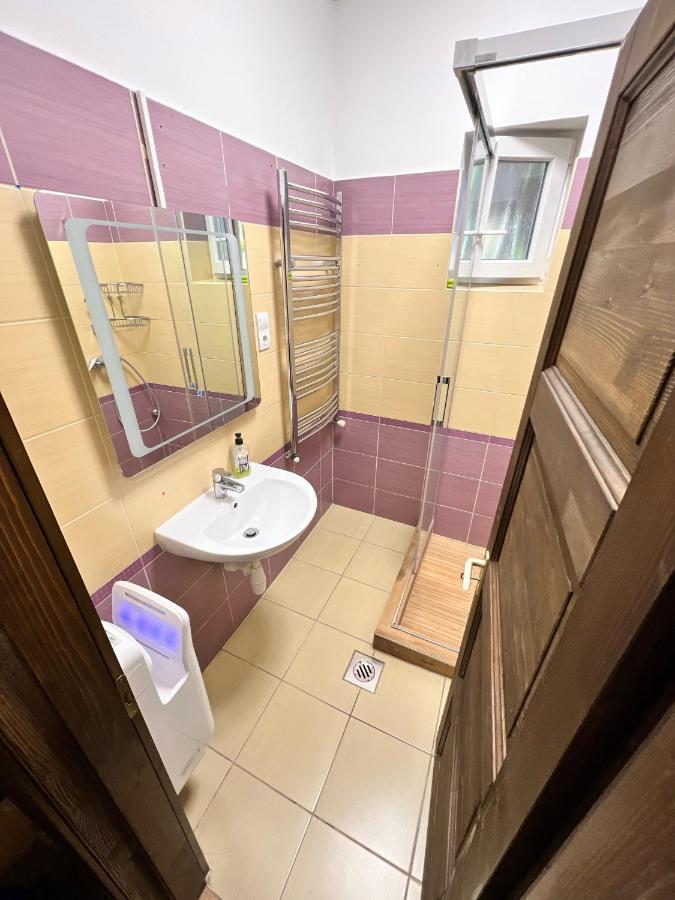 Feher Galamb Apartman Gyál Exteriör bild