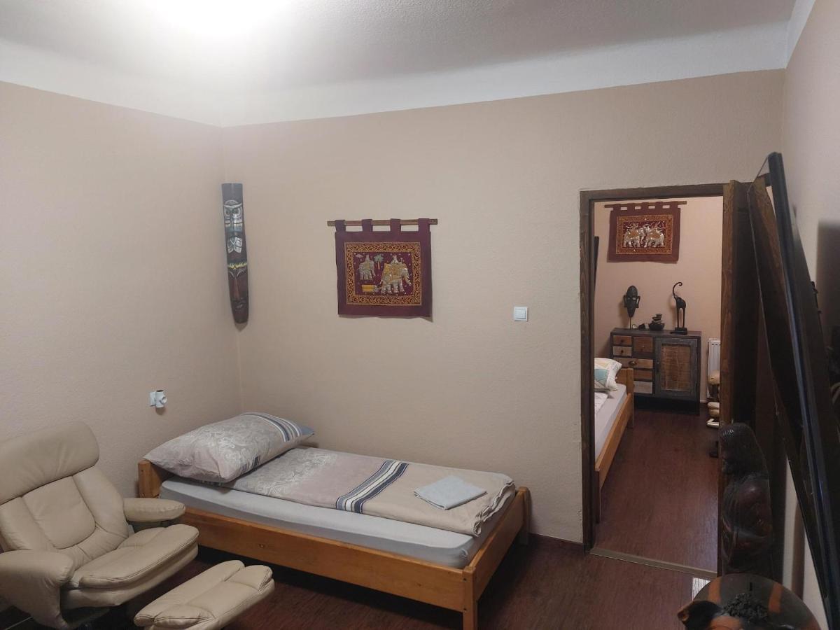 Feher Galamb Apartman Gyál Exteriör bild