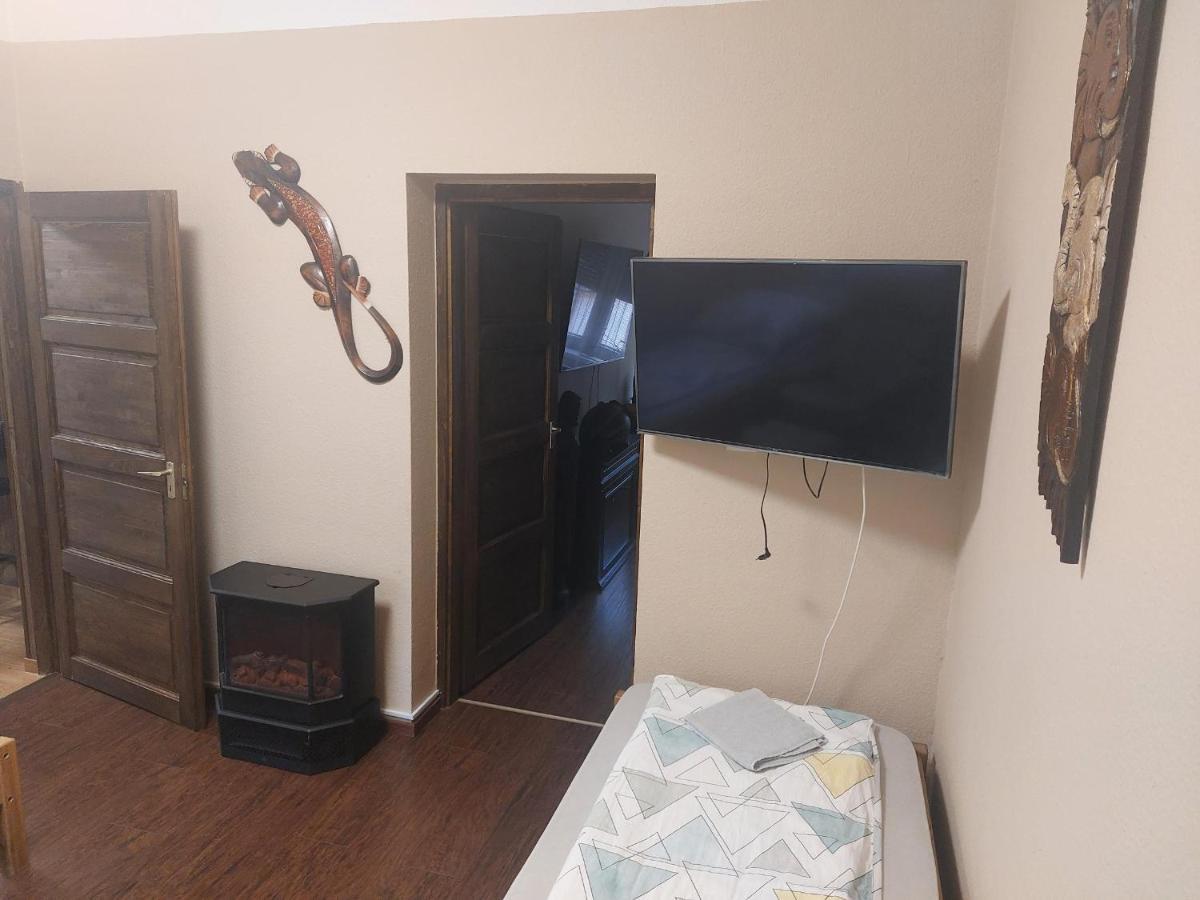 Feher Galamb Apartman Gyál Exteriör bild
